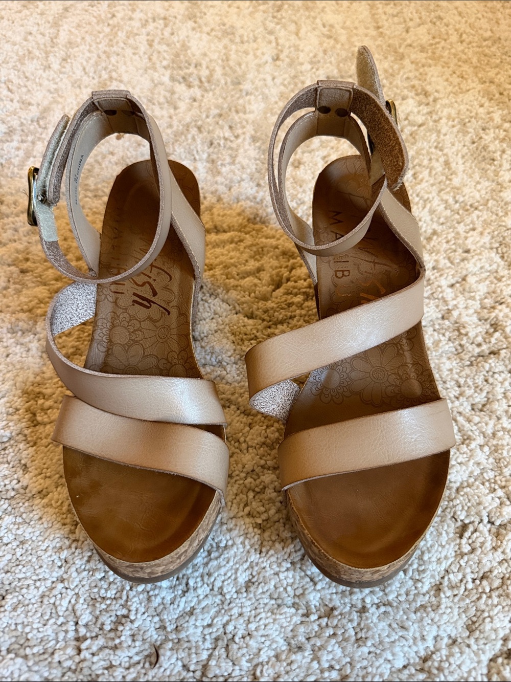 Blowfish Malibu Women’s size 8.5 Nude Cork Wedges- like new